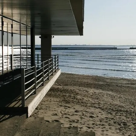 Modern Beach Condo, Old Town 15min, Prime Location Апартаменты *