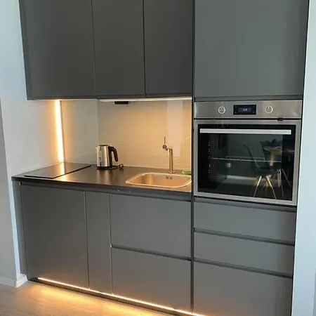 Modern Beach Condo, Old Town 15min, Prime Location *