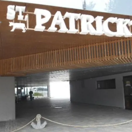 Modern Beach Condo, Old Town 15min, Prime Location Appartamento *